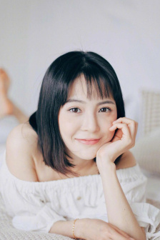 好看的PRADA大片朋友妈妈